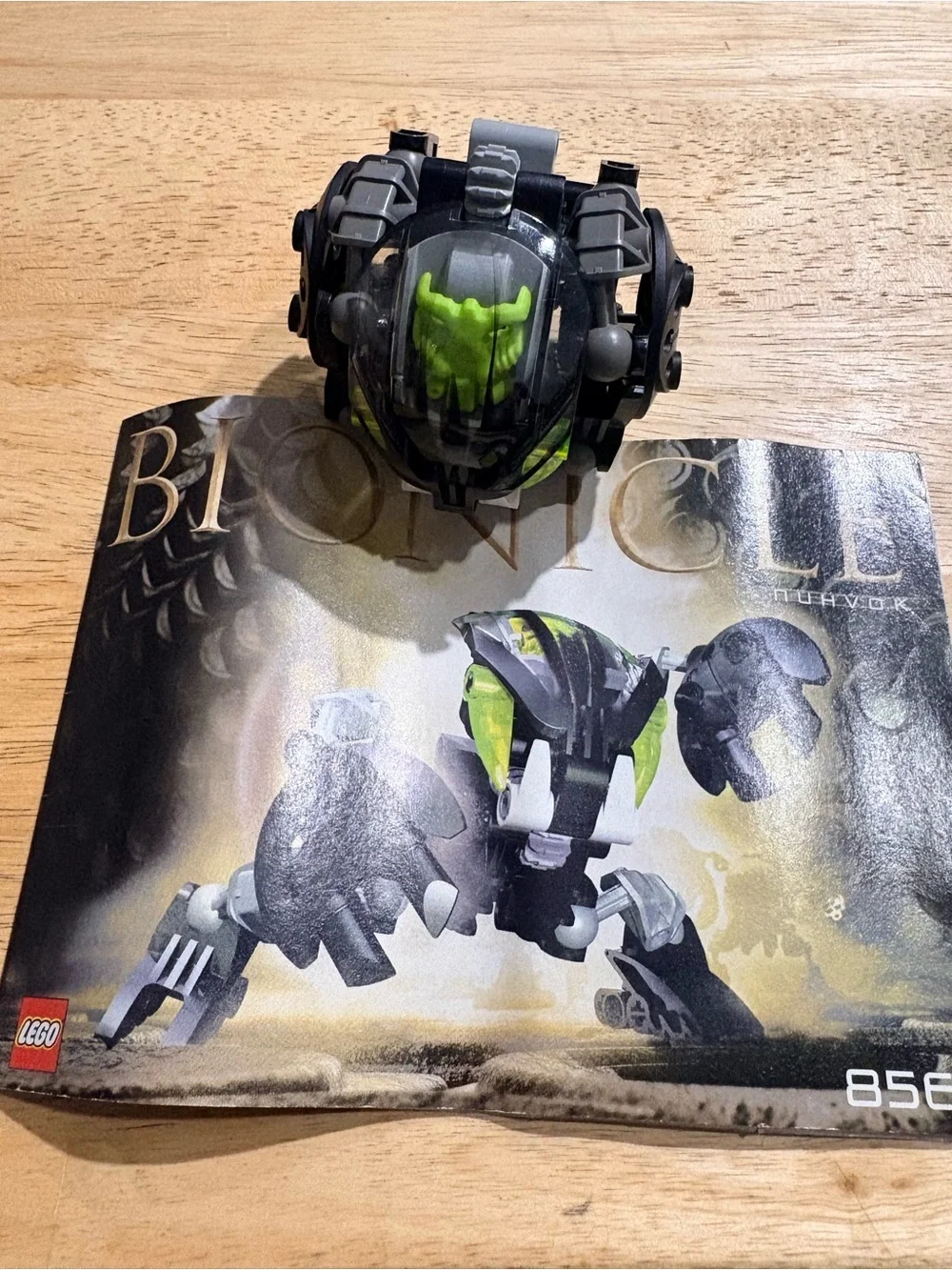LEGO BIONICLE Nuhvok 8561 (2002) – Vintage Figure
